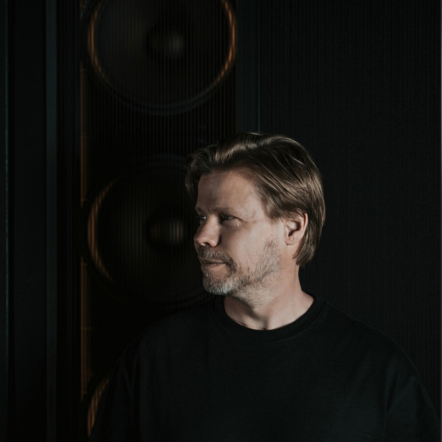 Ferry Corsten headshot